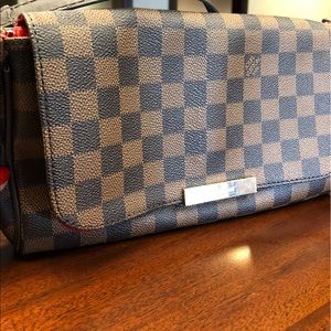 LOUIS VUITTON CROSSBODY BAG